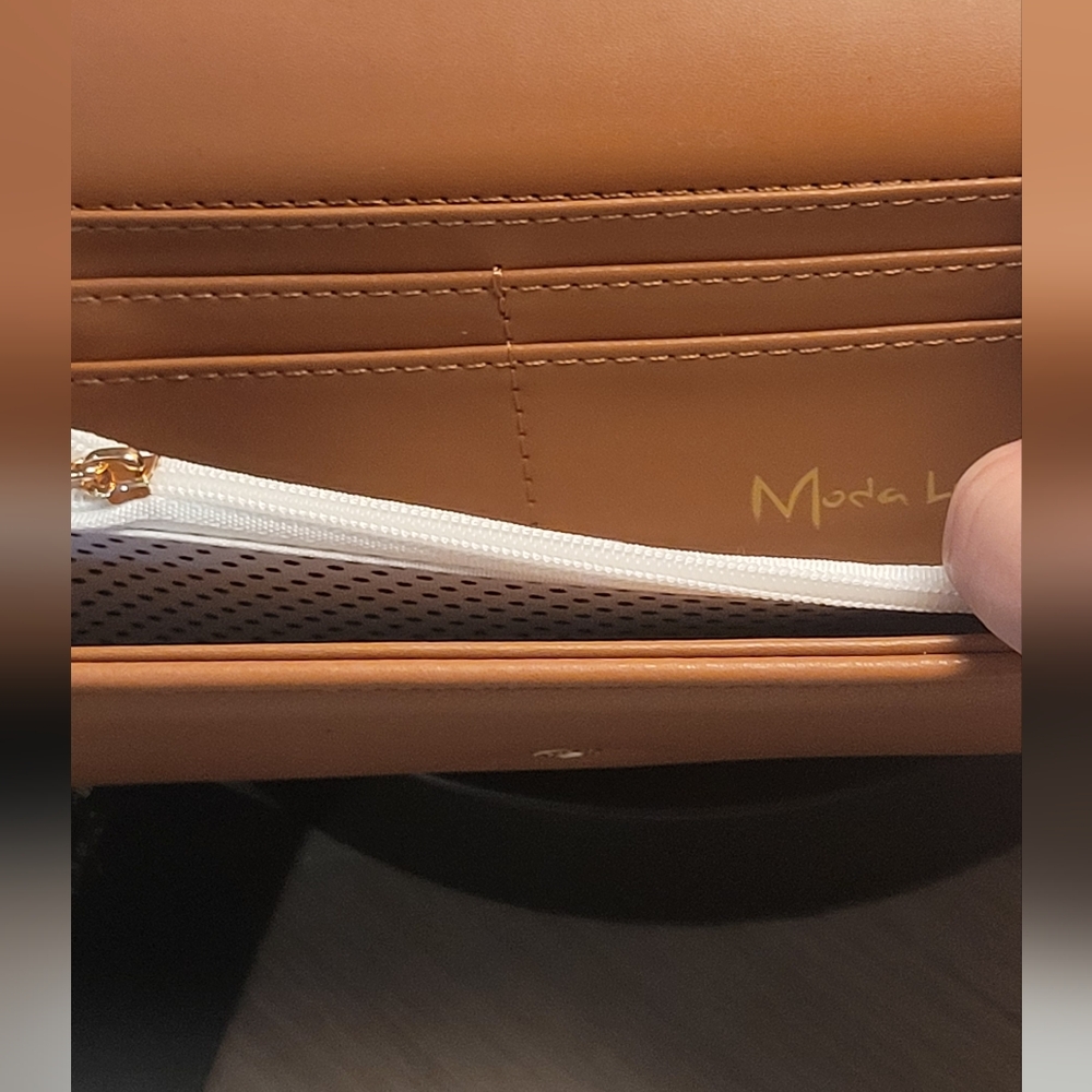 Moda Luxe Demi Wallet - Picture 9 of 13